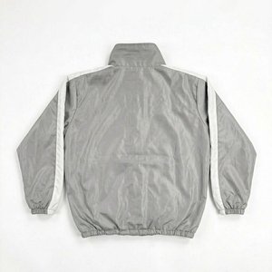 Nouveaux ensembles de shorts coupe-vent en nylon de haute qualité pour hommes, couleur argentée, avec logo personnalisé, pour l'été, vêtements streetwear pour hommes. - Product Image 3