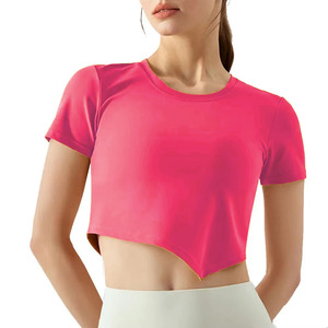 Vente en gros de crop tops pour femmes au design unique, crop tops en tricot sans manches pour femmes, couleur unie, décontracté et adapté au travail - Product Image 1
