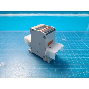 Protector de Circuito Mitsubishi CP30-BA CP30-BA 2A Usado Como Está, Piezas de Equipos Semiconductores Legacy - Product Image 6