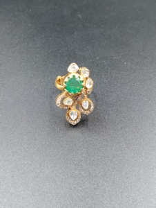 Bague de cocktail Amaira Jewels SM-708 plaquée or 18 carats avec émeraude en forme de fleur et grappe d'étoiles pour femme, pierre de naissance de mai, style classique - Product Image 4