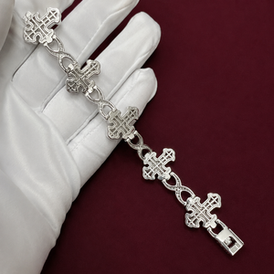 Pulsera de Diamantes Moissanite con Cruz Chapada en Oro y Totalmente Engastada, Corte Cojín VVS1, Joyería de Lujo con Cruz Brillante para Hombre y Mujer - Product Image 4