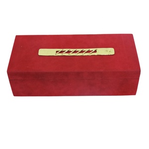 Caja de regalo de terciopelo de lujo, caja de joyería de terciopelo de color rojo en forma cuadrada, regalo, oferta - Product Image 1