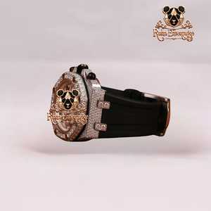 Reloj de Lujo para Hombre con Esfera Esqueletizada en Oro Rosa, Caja Adornada con Cristales, Correa de Caucho Negra Esculpida y Diseño de Alta Gama - Product Image 5