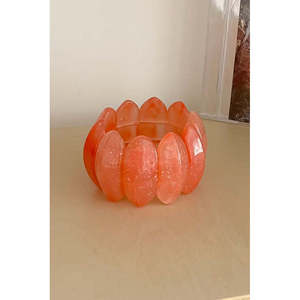 Bracelets en résine faits à la main avec un aspect élégant, accessoires de mode en cristal - Product Image 1