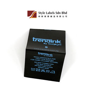 Etiqueta de poliéster satinado de calidad, impresa a medida y cortada con láser, para etiquetas de cuidado lavables y una marca elegante con textura satinada brillante. - Product Image 2