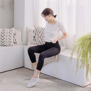 Taiwan Made OEM ODM Taiwan Designs Eco-friendly <b>Nylon</b> Ladies 3/4 Yoga <b>Leggings</b> - Product Image 3