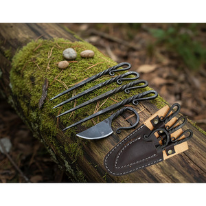 Nuevo Juego de Cuchillos y Brochetas Vikingas Forjadas con Mango de Hierro Trenzado y Funda de Cuero, Juego de Brochetas para Shish Kebab, Brochetas de Acero para Barbacoa - Product Image 1
