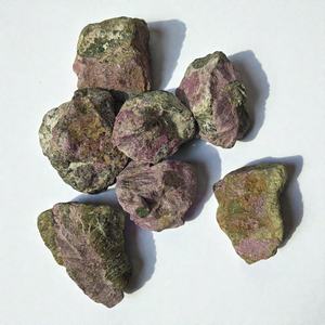 Vente en gros de pierres brutes naturelles de Stichtite, Atlantisite (Stichtite Serpentine) de haute qualité, pour lapidaire et reboulage, en vrac pour la revente, 5kg - Product Image 1