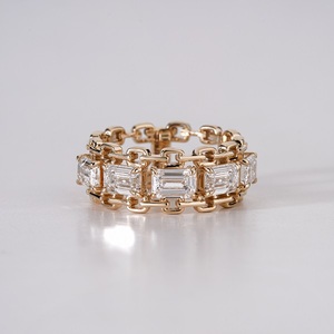 Elegante Anillo de Diamante Cultivado en Laboratorio con Corte Esmeralda en Oro de 14K, Joyería de Compromiso y Boda Unisex, Lujoso, Certificado IGI, Estilo Moderno y Minimalista - Product Image 1