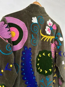 Veste longue en velours brun de qualité supérieure, brodée avec des fils floraux multicolores, manches longues, manteau d'hiver pour femmes - Product Image 5