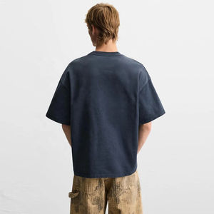 เสื้อยืดโอเวอร์ไซส์ทรงวินเทจ คอเต่า ผ้าถักนิตติ้ง 100% ออร์แกนิคคอตตอน ทรงหลวมไหล่ตก ดีไซน์ทันสมัย - Product Image 2