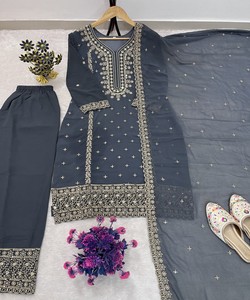 Conjunto de Kurti Sharara Dupatta de Estilo Pakistaní para Fiestas, Ropa Étnica Elegante, AC-7084 7094, Gris, Bordado, Secado Rápido - Product Image 3