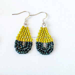 งานฝีมือเรซิ่นขายส่ง ดีไซน์ยอดนิยม ต่างหูประดับลูกปัดเรซิ่น พร้อมชุดต่างหูสำหรับผู้หญิง สินค้างานฝีมือสุดหรู - Product Image 4