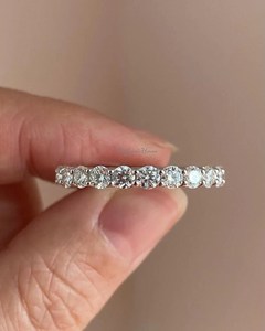 Anillo de compromiso y boda de oro blanco de 14K con moissanita redonda pavimentada completa, 2.50 MM, moissanita redonda para compromiso, venta al por mayor - Product Image 6