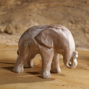 Sculpture d'éléphant en bois de manguier sculptée à la main |   Décoration d'intérieur en gros d'Inde - Product Image 3