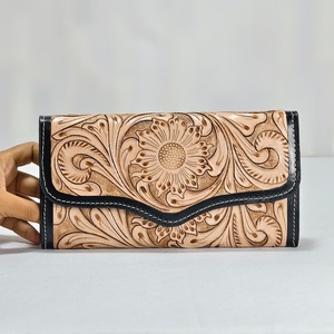 Cartera de Mano de Cuero Genuino para Mujer, con Diseño Floral, Cierre a Presión Antirrobo, Tamaño Personalizado y Diseño Multifuncional - Product Image 3