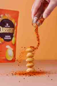 Queenam Chocolat En Vrac En Gros OEM HALAL Dragée Snacks Shichimi Enrobé De Chocolat Amande Noix De Cajou Bonbons 75G - Product Image 4