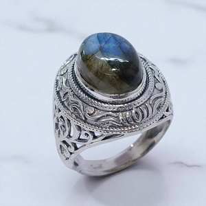 Anillo de Plata de Ley 925 con Labradorita, Gema Ovalada de Piedra Lunar Arcoíris, Engaste de Bisel, Anillo Ancho de Diseño - Product Image 2