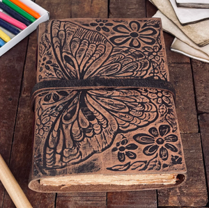 สมุดบันทึกหนังลายนูนรูปผีเสื้อ กระดาษขอบดิบโบราณ ขนาด 7x5 นิ้ว - Product Image 2
