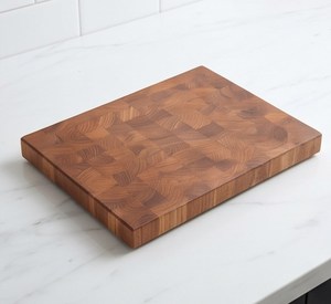 Planche à découper rectangulaire en bois à grain de bois apparent, motif damier, marron - Product Image 1