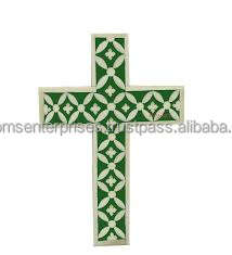 Venta al por mayor hecha a mano de pino madre de perla incrustaciones religiosa Santa Cruz colgante de pared para decoración de Navidad - Product Image 2