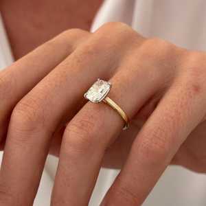 Anillo Solitario con Diamante Cultivado en Laboratorio de 2 Quilates, Corte Alargado, E VS1, Oro de 14k, Dos Tonos, Anillo de Compromiso, Certificado IGI - Product Image 2