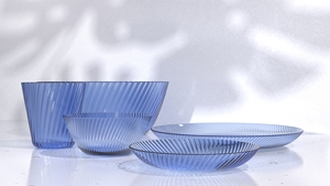 Service de table PGT French Retro Wave Ripple - 5 pièces - Assiettes et bols élégants et écologiques - 6 couleurs - (Fabriqué à Taïwan) - Product Image 1