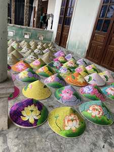 หมวกทรงกรวยเวียดนาม ทำจากหญ้าธรรมชาติ งานแฮนด์เมดจากไม้ไผ่ สำหรับใช้งานกลางแจ้ง เหมาะสำหรับทุกเพศทุกวัย ขนาดผู้ใหญ่ - Product Image 4