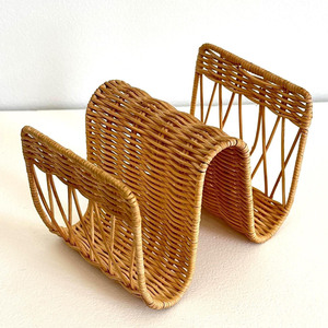 Porte-revues en rotin tressé, forme ondulée, pour organiser le bureau et ranger les magazines - Product Image 1