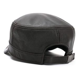 Gorra de Béisbol Unisex de Cuero PU con Acabado de Gamuza Negra, Gorra Casual Ajustada de 5 Paneles para Adultos, para las Cuatro Estaciones - Product Image 3