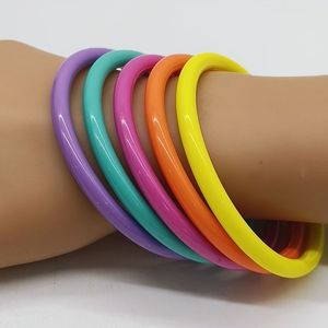 Bracelets en résine de qualité supérieure, élégants et légers, avec des motifs modernes, parfaits pour les déclarations de mode tendance par AFZA ENTERPRISES - Product Image 3