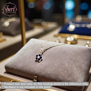 Pendentif en or blanc massif 18 carats pour femme de Sheri Jewels, style petite fleur, forme ronde, saphir bleu naturel et diamant - Product Image 3