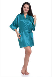 Bata de satén sedoso de longitud completa para mujer, transpirable, de secado rápido, de alta calidad, para verano, ideal para bodas y fiestas de damas de honor. - Product Image 4