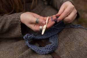 Aiguille en os de buffle naturel pour projets de couture faits à la main - Product Image 5