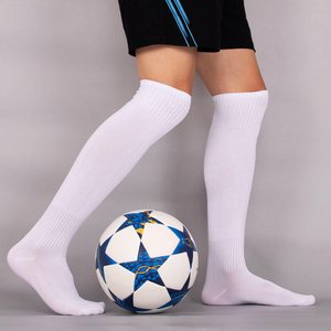 Manchons de compression pour mollets de football personnalisés en gros, manchons de jambe de football prédécoupés pour hommes - Product Image 5