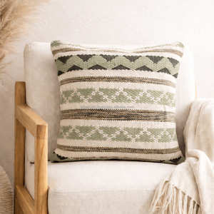 Funda de Almohada Boho Kilim con Diseño de Rayas Geométricas para Sala de Estar, Estilo Escandinavo y Costero - Product Image 3