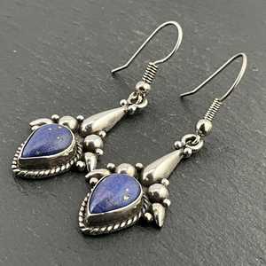 Boucles d'oreilles pendantes fantaisie vintage en argent sterling et lapis-lazuli, bijoux faits à la main avec pierres précieuses bleues, cadeau élégant pour femme - Product Image 5