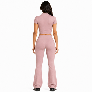 Ensemble de yoga rose poudré pour femme : veste courte zippée à col, manches courtes, et leggings évasés taille haute – Fournisseur d'ensembles de yoga coordonnés - Product Image 2