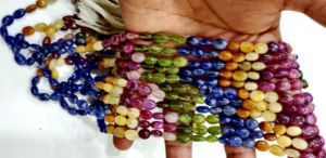 Perles de pierres précieuses naturelles en saphir multicolore, forme ovale lisse, brin de 8 pouces de long - Product Image 3