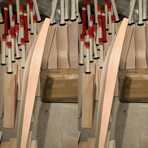 Bate de críquet de madera de sauce inglés pakistaní, fabricado en Pakistán, para adultos, tamaño completo, mango largo, en venta. - Product Image 2