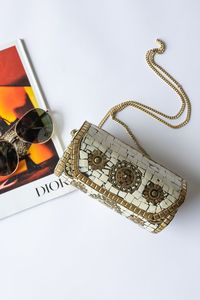 Bolso de Mano Étnico Indio con Mosaico Floral Kundan, Bolso de Fiesta para Novia, Bolso de Hombro de Diseño Hecho a Mano - Product Image 1