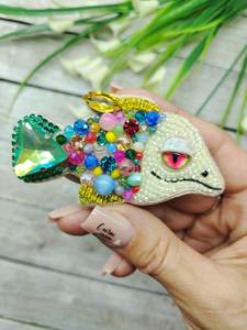 Broche de Lujo con Bordado Artesanal y Cuentas, con Elegante Diseño Floral, Hermoso Broche de Cuentas Bordado a Mano para Moda - Product Image 3