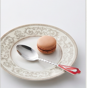 Elegante Juego de Cubiertos de Metal con Mangos Trenzados y Perillas Decorativas Rojas, Aptos para Lavavajillas, Vajilla para Bodas - Product Image 4