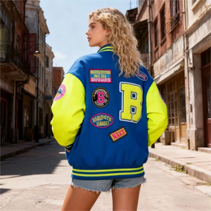 Blouson Bomber Universitaire Femme en Laine Brodé avec Patchs, Imprimé et Assorti, Style Streetwear, Veste Letterman OEM - Product Image 5