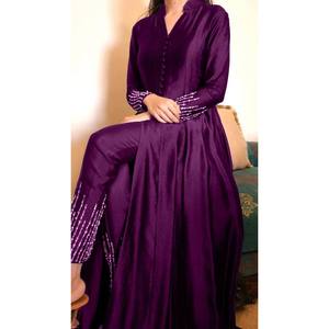 Superbe ensemble haut et pantalon en satin coupe trapèze pour les soirées, style simple avec broderies et sequins - Product Image 1