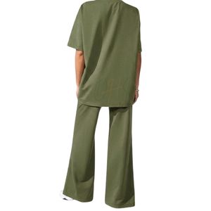 Conjunto Unisex de Dos Piezas, Camiseta Oversize y Pantalones Anchos, Ropa Casual Urbana, Chándal Personalizable con Logotipo, Venta al Por Mayor, Chándales de Verano - Product Image 6