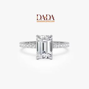 Bague de fiançailles solitaire taille émeraude pour femme, bague de mariage classique à quatre griffes style cathédrale - Product Image 5