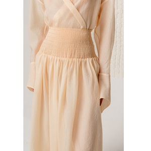 Faldas de seda de moda para mujer, falda maxi fruncida NANA, faldas premium ODM coreanas de triacetato para mujer y niña, de Vietnam - Product Image 5