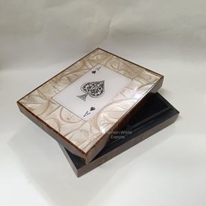 กล่องเก็บไพ่โป๊กเกอร์เรซิ่นลายหินอ่อนสุดหรู พร้อมเคลือบเงาอย่างมืออาชีพ ของขวัญสำหรับคนรักไพ่ - Product Image 2