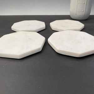 Ensemble de quatre dessous-de-verre octogonaux en marbre blanc vintage, décoration de table en pierre naturelle - Product Image 5